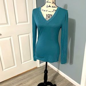 Green long sleeve tee size Med